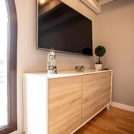 Laguna Apartment *