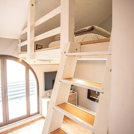Laguna Apartment